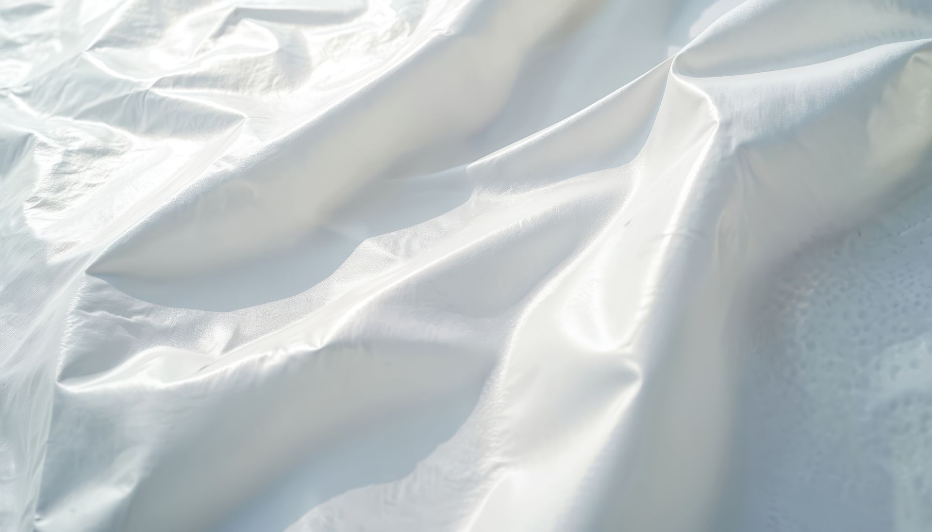 Nahaufnahme einer weißen schallabsorbierenden Schutzplane auf Baustelle